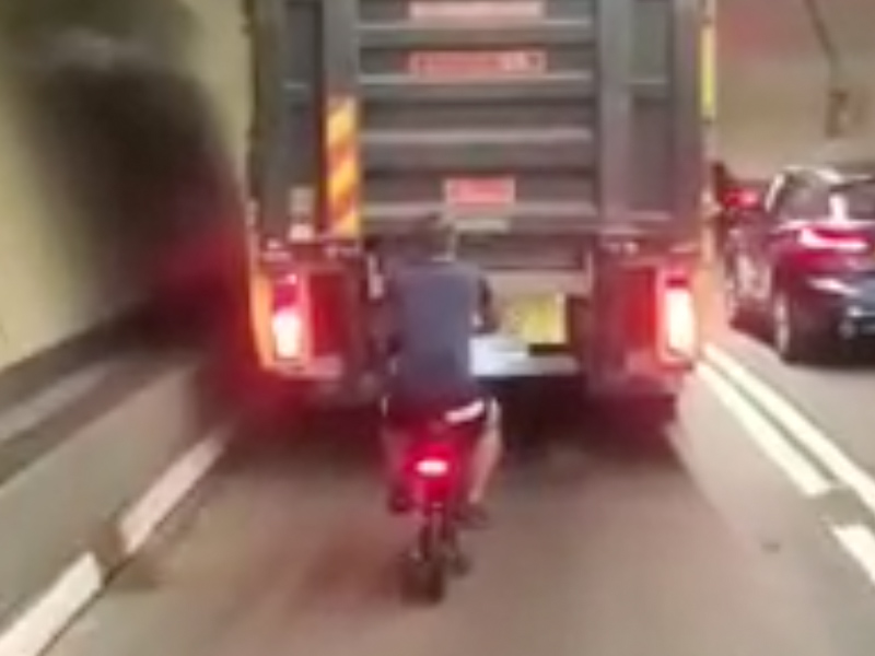 踩單車過紅隧? 踩單車過紅隧?