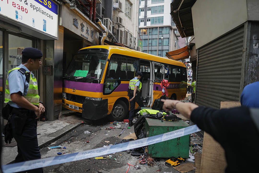 北角褓母車溜前俯衝意外