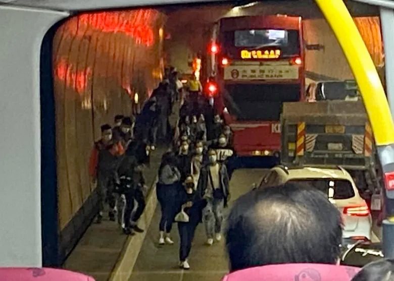 大老山隧道有私家車著火
