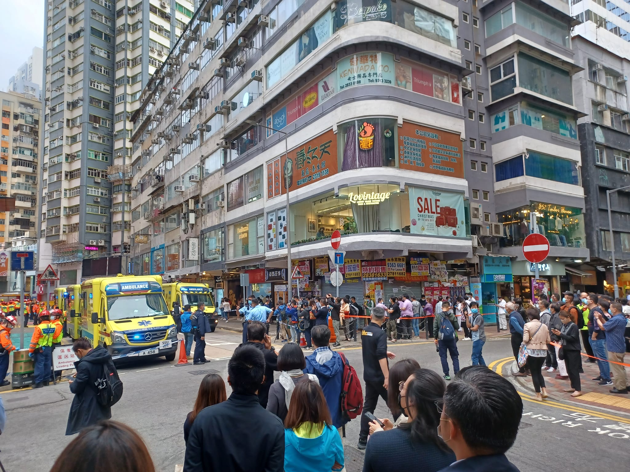 銅鑼灣世貿中心三級火 濃煙下食客繼續享自助餐