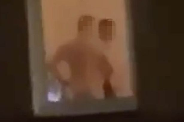 警察家裡3P狂飲 忘拉窗簾被舉報