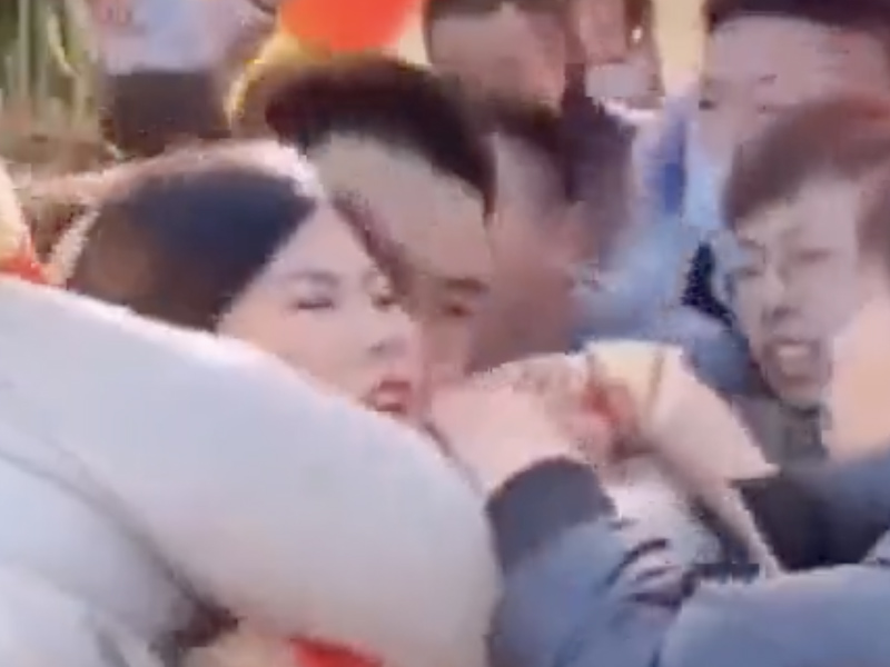 低俗婚鬧是對婚禮中女性不尊重 低俗婚鬧是對婚禮中女性不尊重
