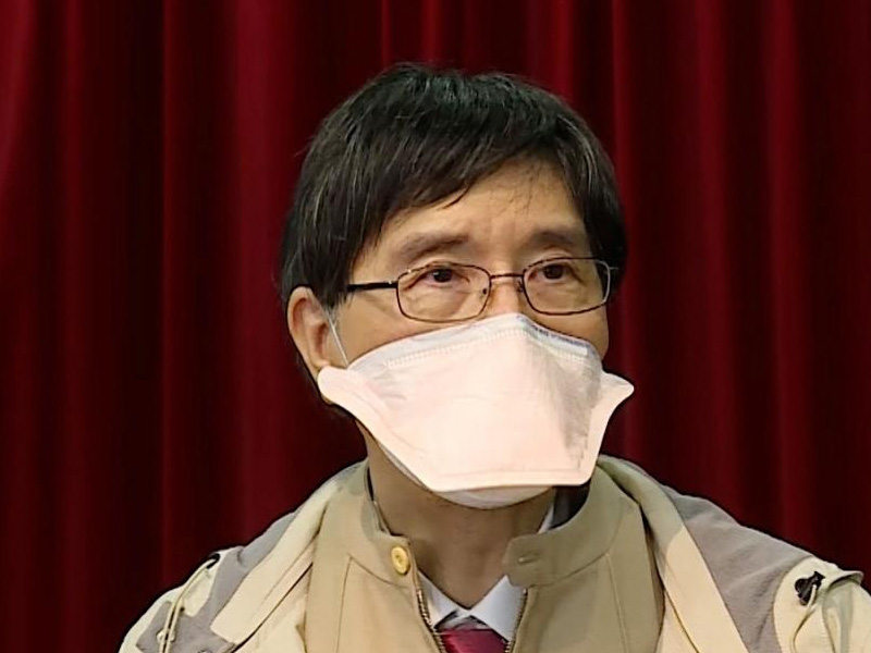 袁國勇：飲多D水，食Panadol便足夠