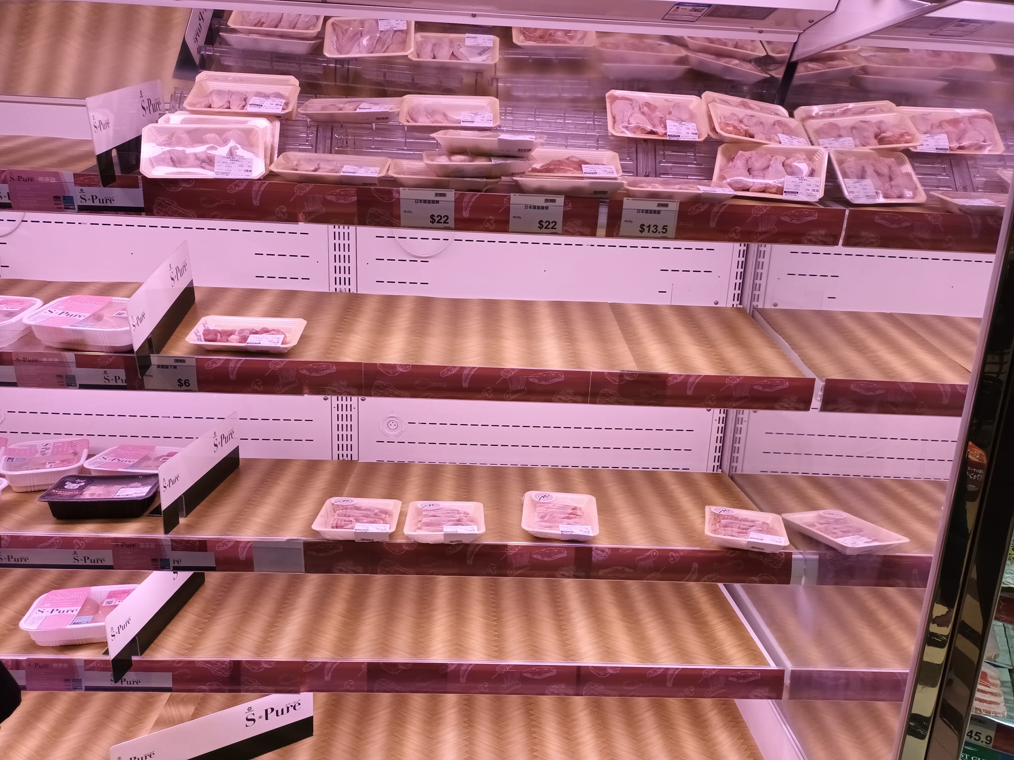 忽然放風封城禁足 市民瘋搶食物 網民：以為係烏克蘭