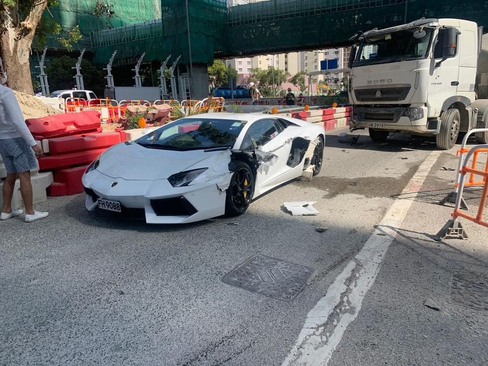 地盤石屎車 VS 林寶堅尼