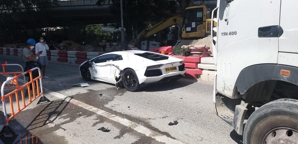 地盤石屎車 VS 林寶堅尼