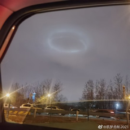 北京夜空出現 巨型神秘光圈