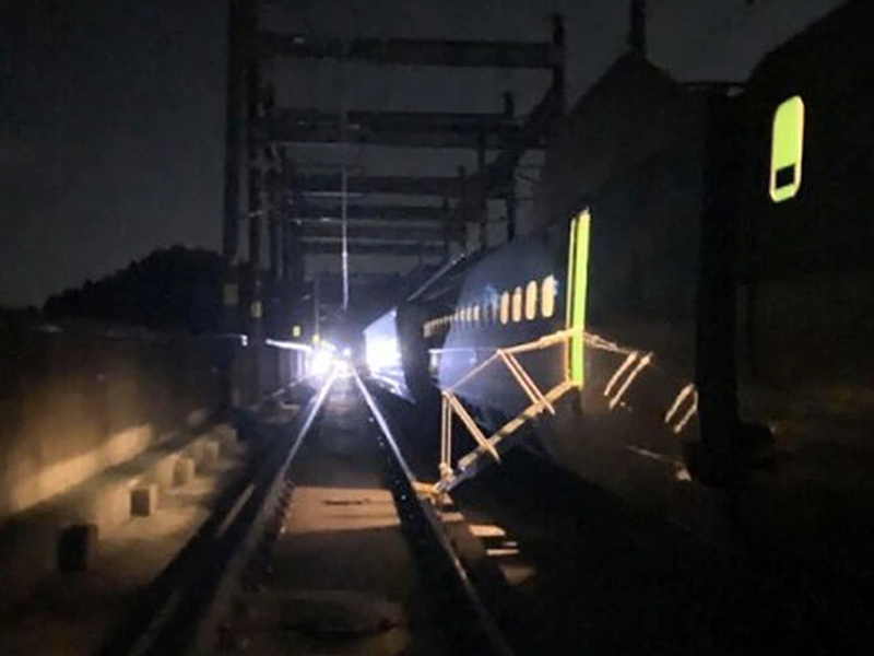 日本地震新幹線嚴重出軌 驚悚影片曝光 乘客：有死的覺悟