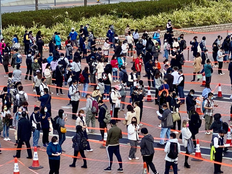 強制檢測公告再現 10大廈須強檢 市民：又要排隊 ...