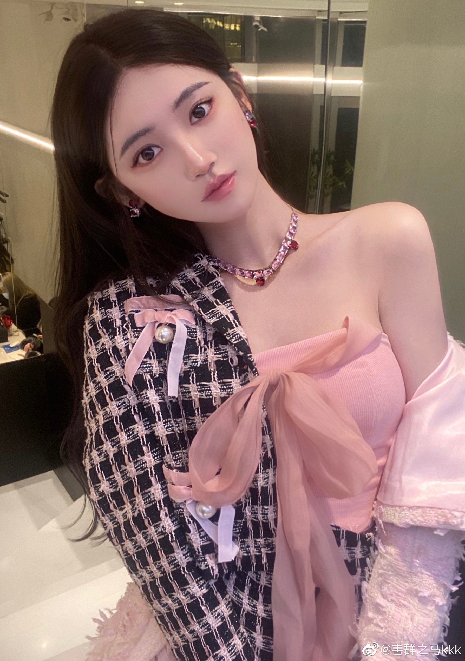 百萬Fans正妺網紅 原來是 ...
