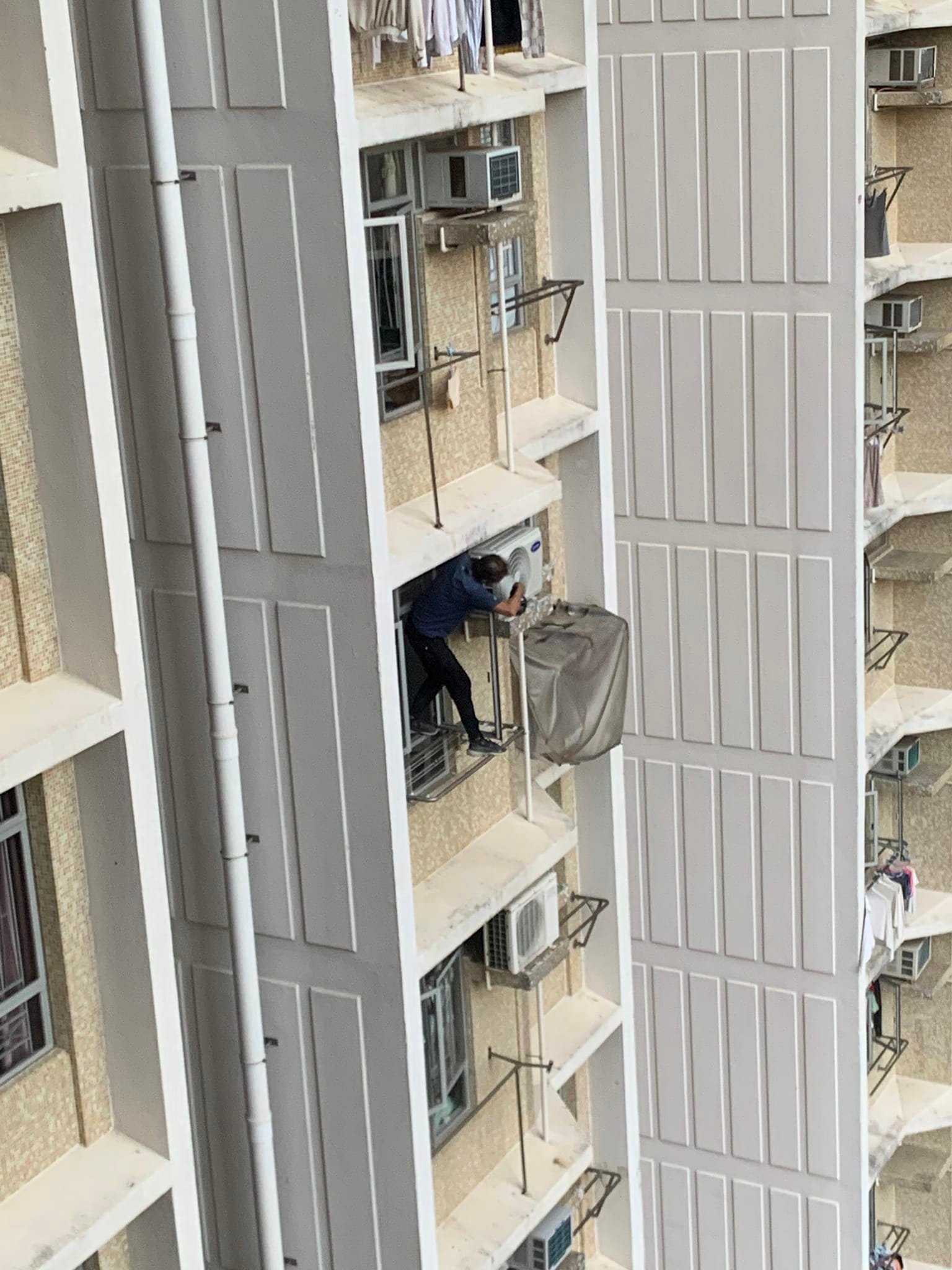 空中飛人 DIY 裝冷氣？