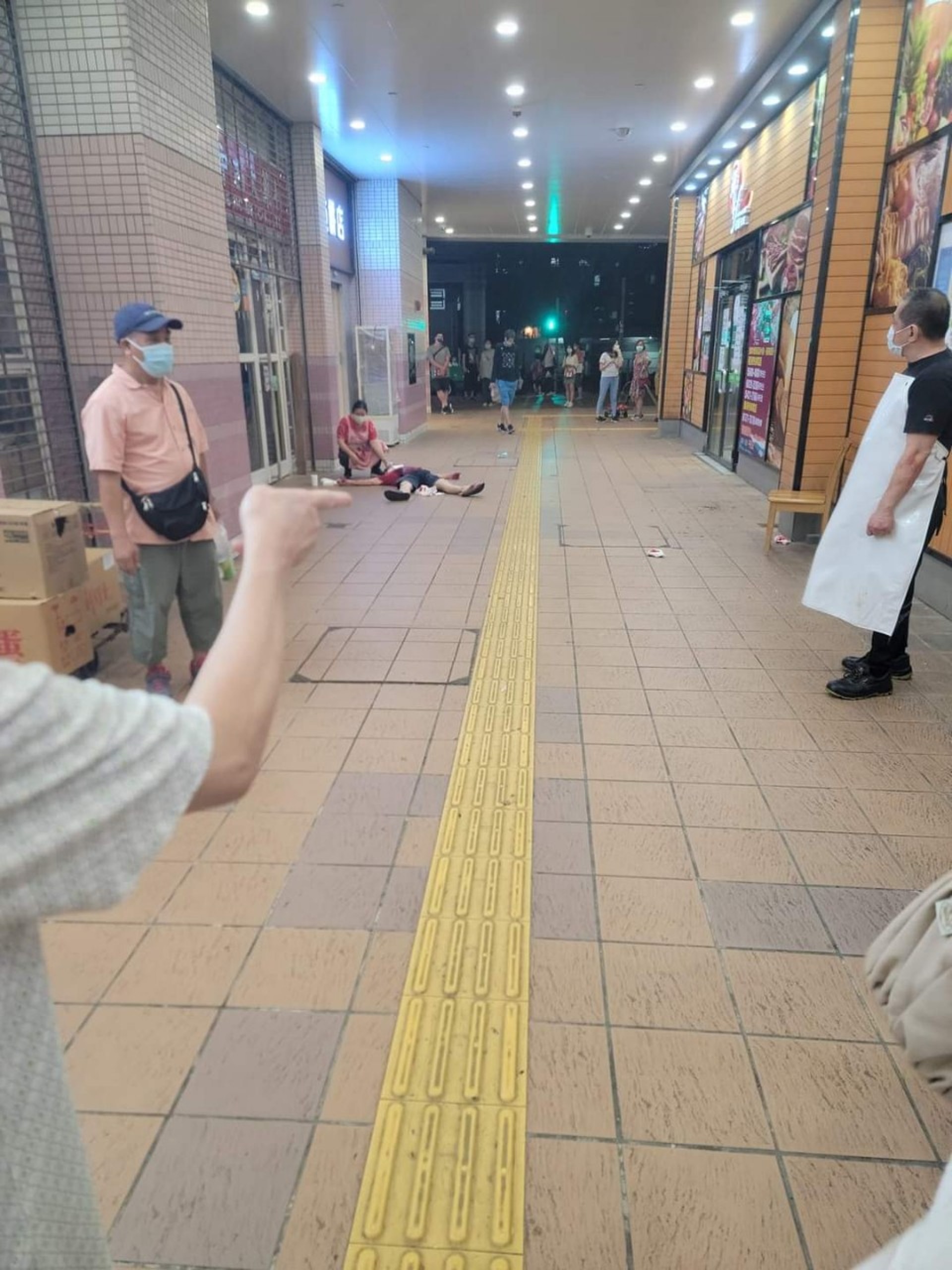 不滿買肥叉變瘦叉 粉嶺男擸刀斬檔主 結果被打 ...