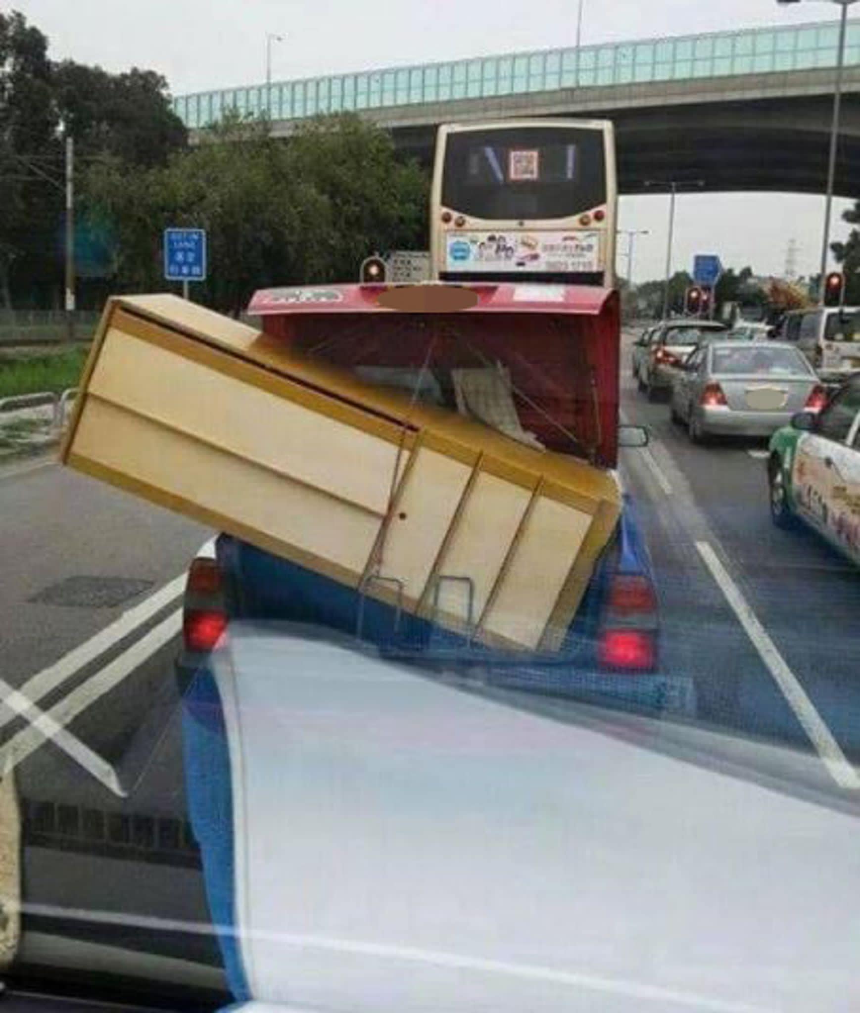 咁都得系列：電單車送大液晶電視