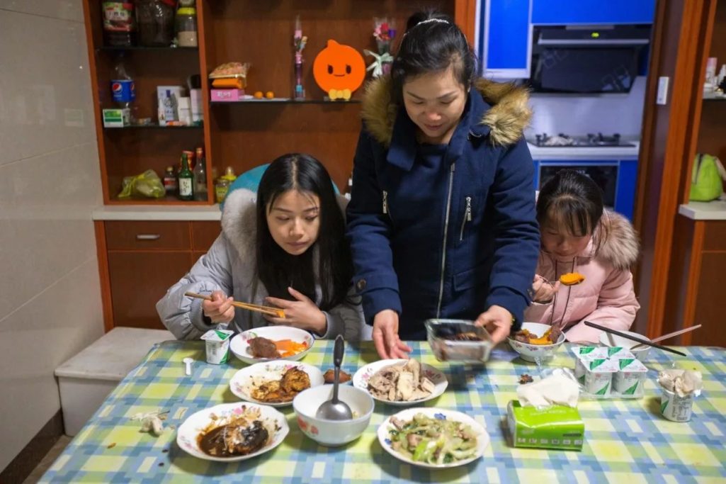 黑肥妹怒瘦 31 公斤 秒變爆乳白皙正妹