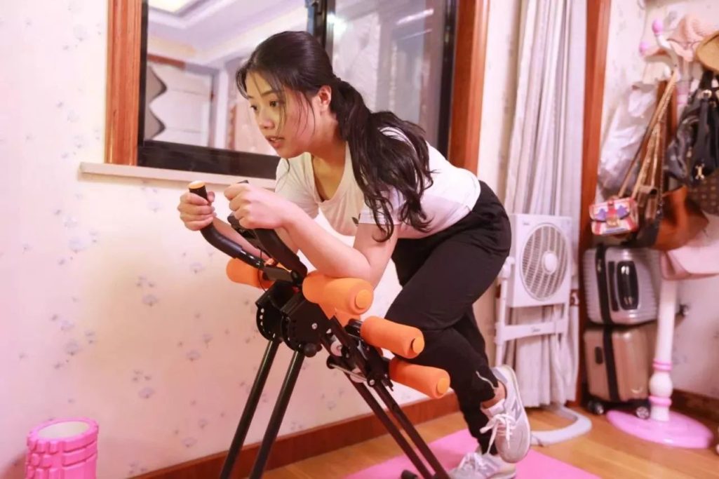 黑肥妹怒瘦 31 公斤 秒變爆乳白皙正妹