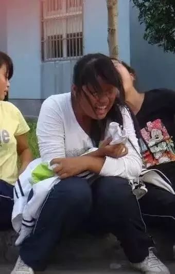 黑肥妹怒瘦 31 公斤 秒變爆乳白皙正妹