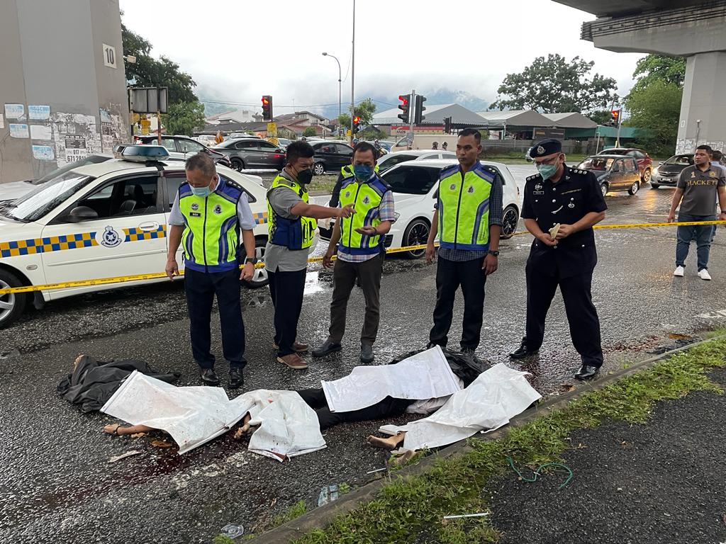 狠父掟3子女落天橋 然後自己也跳橋自殺