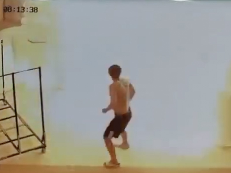 男子好奇點燃珍珠棉 結果一發不可控制