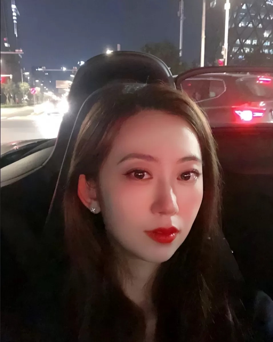 中國富婆 砸錢拍劇當女主角 很多網民酸葡萄