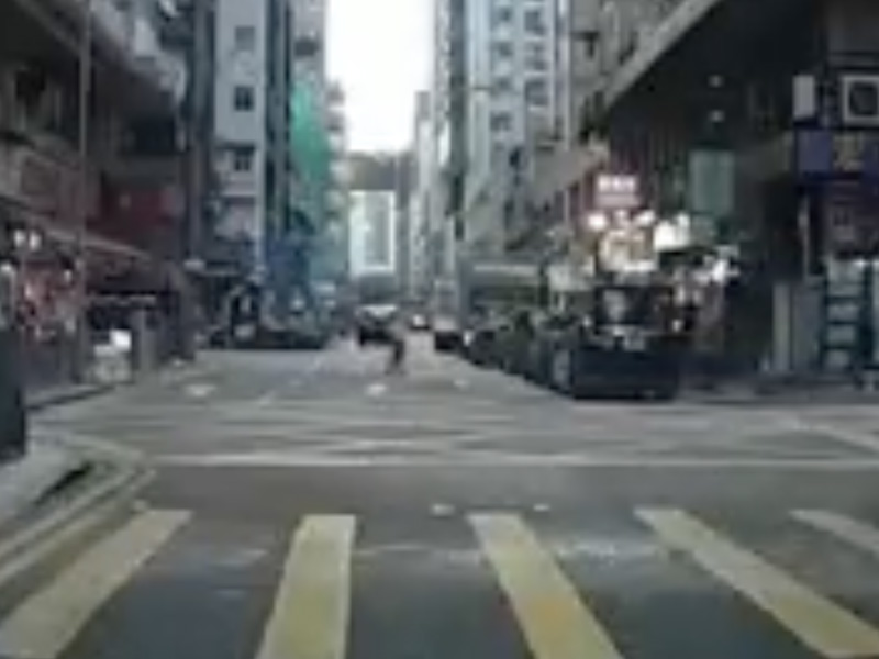 意外和明天，不知道那個先到