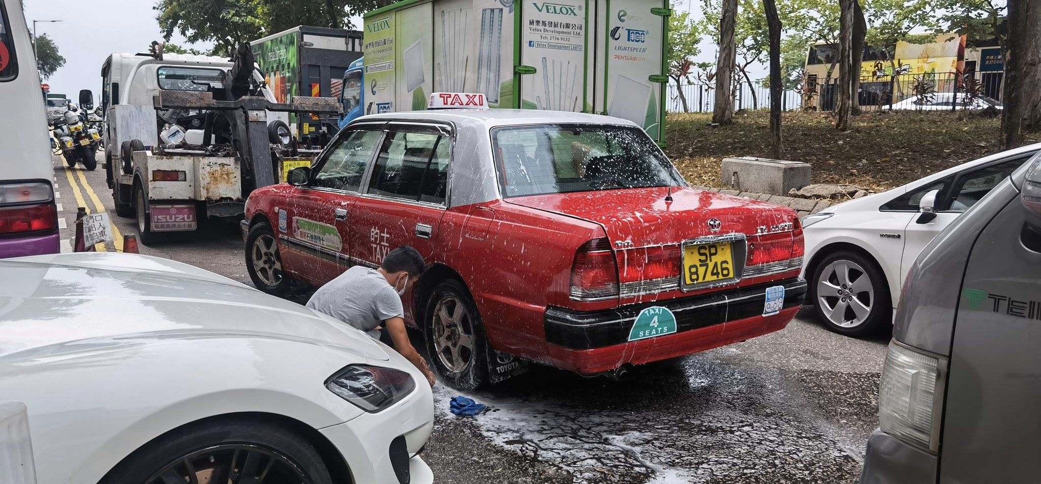 泥足深陷 堅尼地城的士陷水泥 #影片