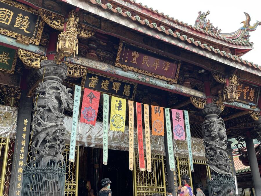 19歲香港女學生 陳屍台北龍山寺廁所 留詭異字條
