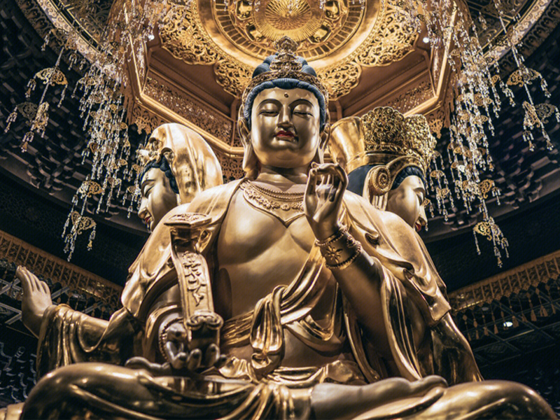 為什麼佛像的眼睛，總是半閉半張？