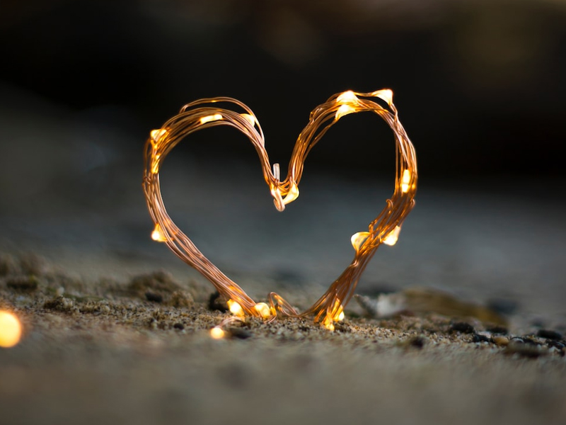 男人如果真心愛你，一定會主動給你這 3 樣東西