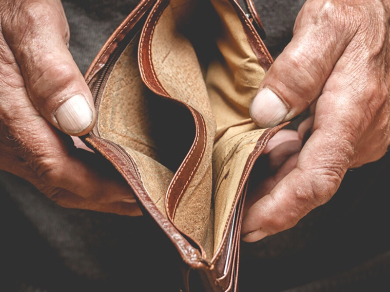 使你貧窮一生的，可能就是你的父母