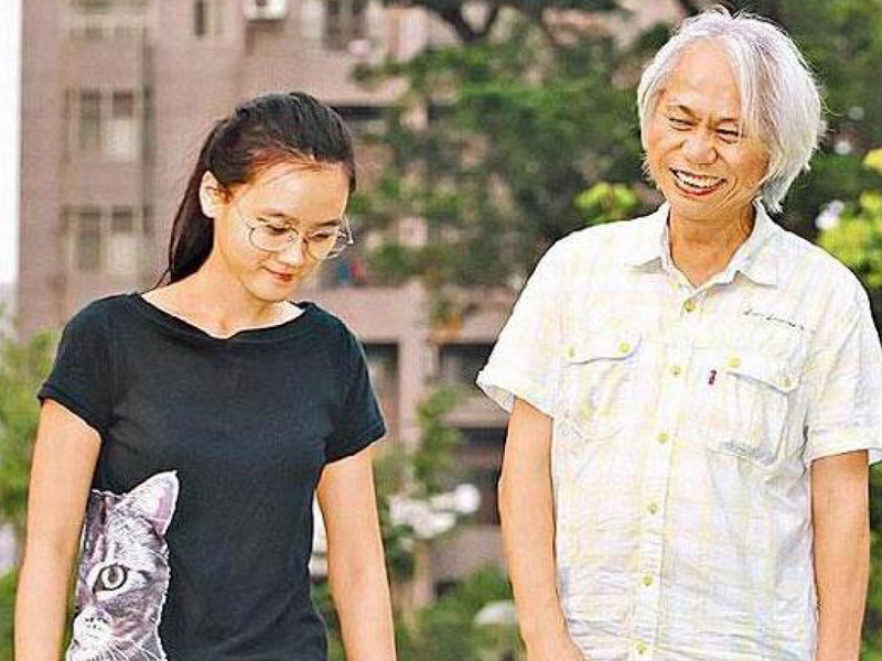 相差40歲爺孫戀，相愛10年，今日傳出噩耗