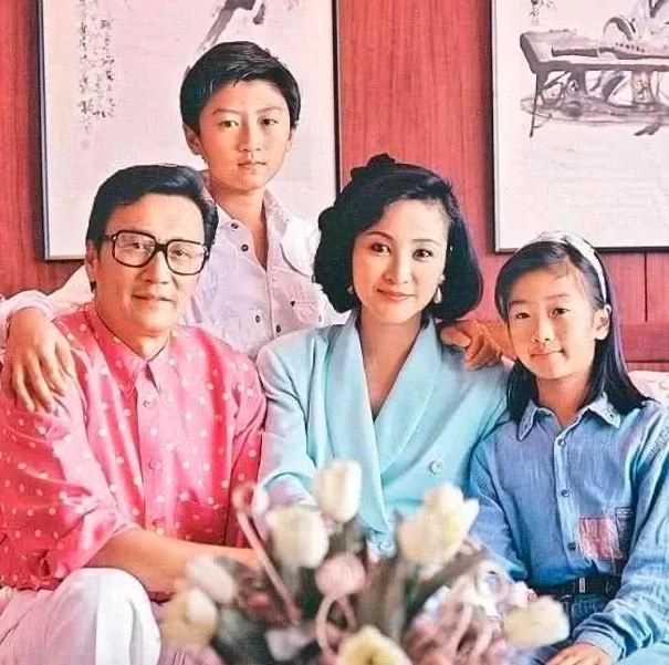 謝賢柏拉圖爺孫戀 12年來未碰過女友