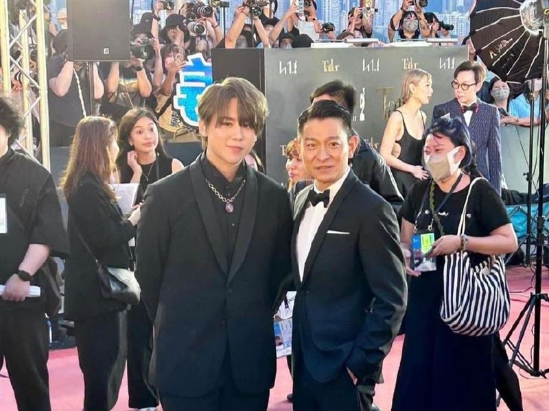 香港兩代天王「世紀合照」