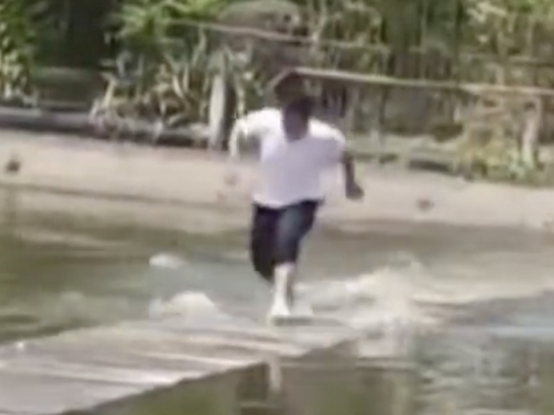 水上浮橋意外 影片瘋傳