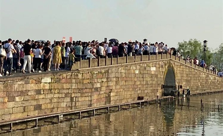 拼了命從全國各地，收集到的 65 張五一旅遊照片！