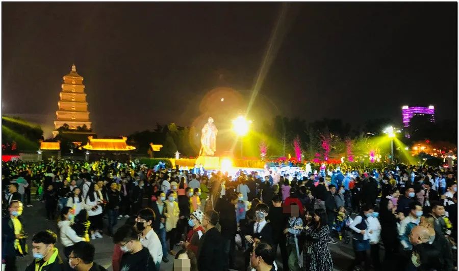 拼了命從全國各地，收集到的 65 張五一旅遊照片！