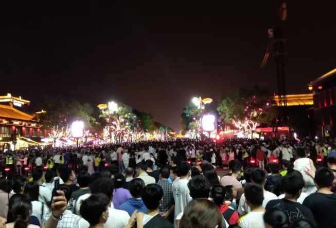 拼了命從全國各地，收集到的 65 張五一旅遊照片！