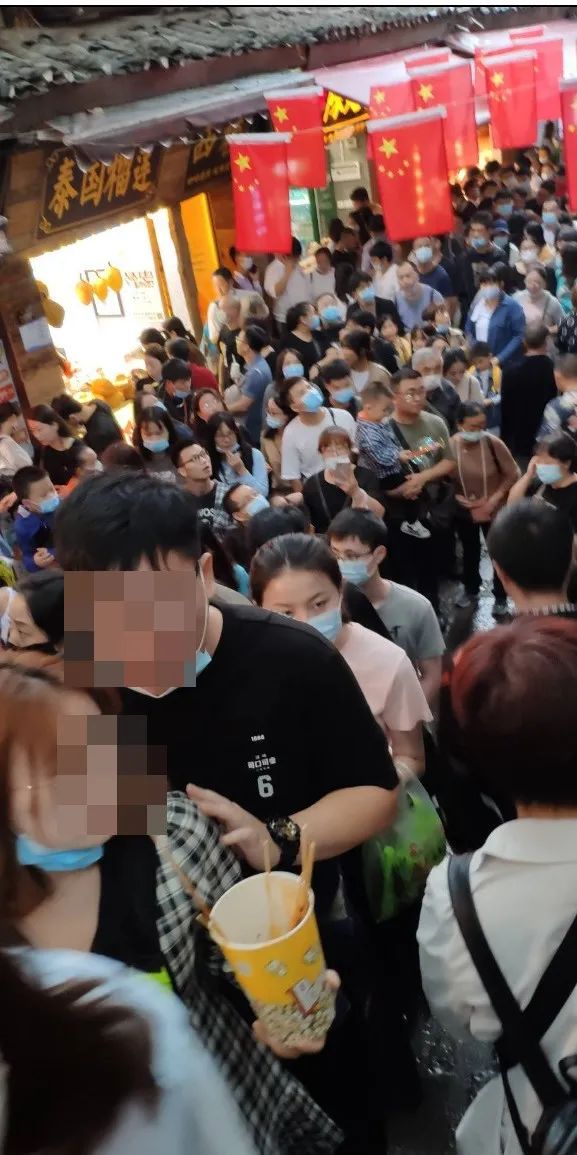 拼了命從全國各地，收集到的 65 張五一旅遊照片！