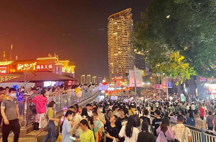 拼了命從全國各地，收集到的 65 張五一旅遊照片！
