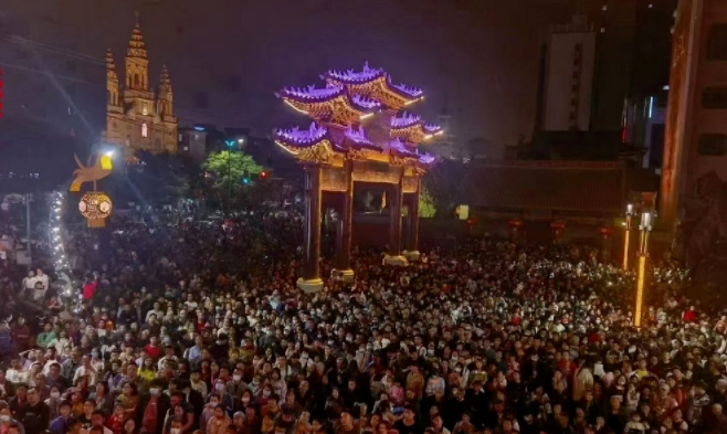 拼了命從全國各地，收集到的 65 張五一旅遊照片！