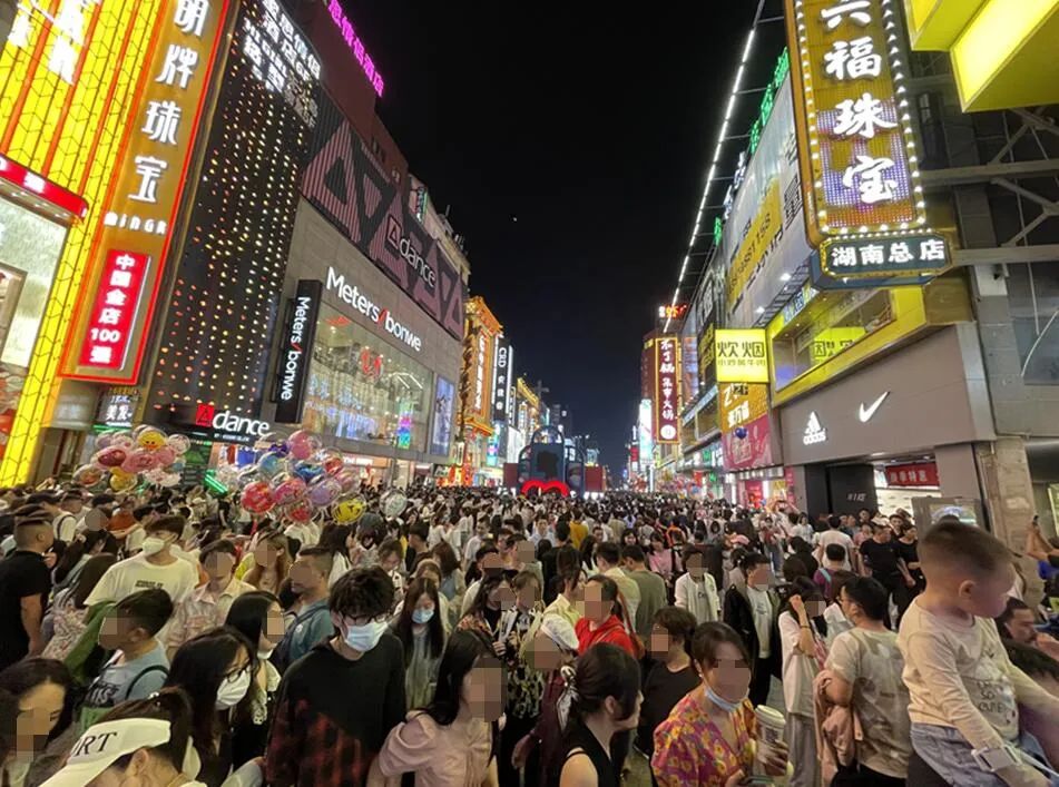 拼了命從全國各地，收集到的 65 張五一旅遊照片！