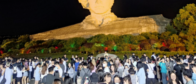 拼了命從全國各地，收集到的 65 張五一旅遊照片！