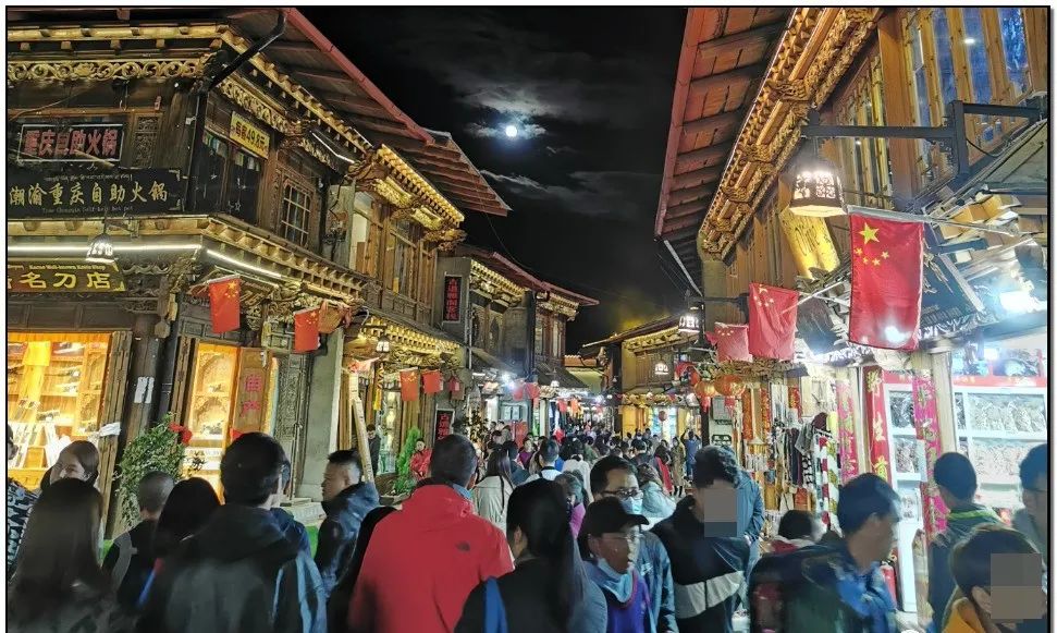 拼了命從全國各地，收集到的 65 張五一旅遊照片！