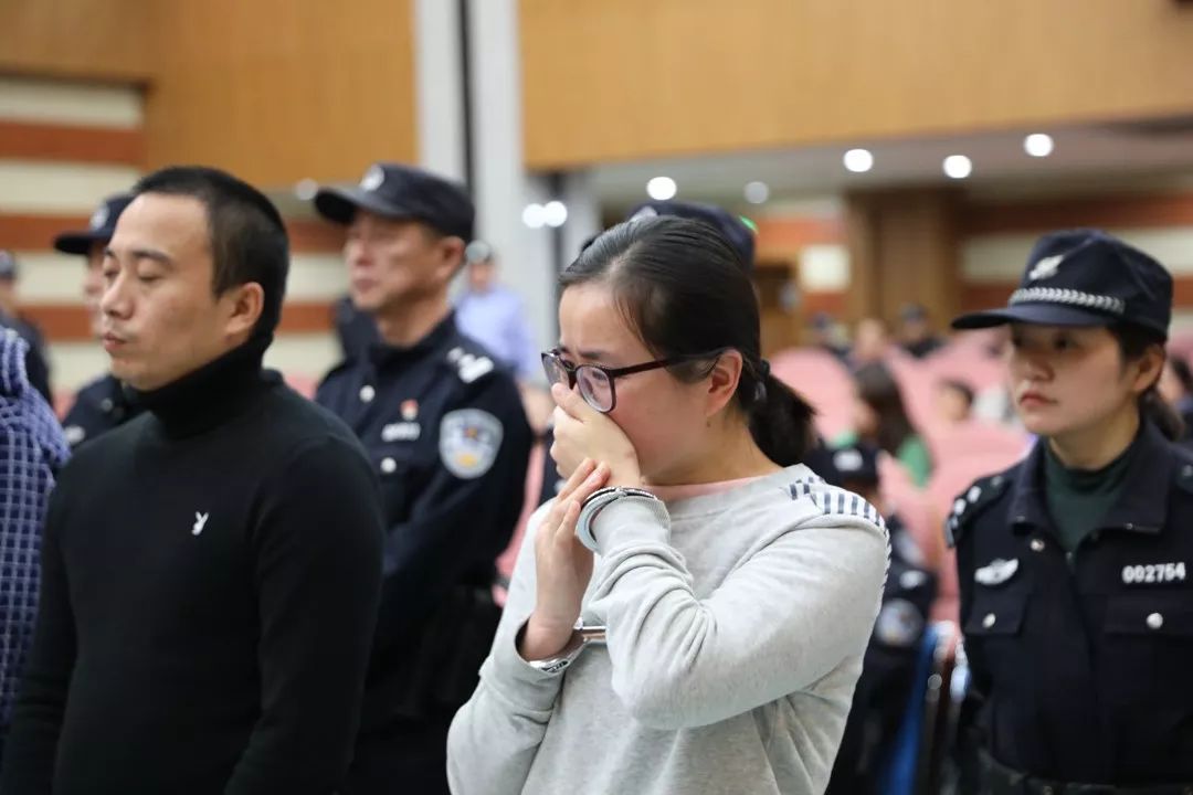 女學生竟是黑社會集團老大