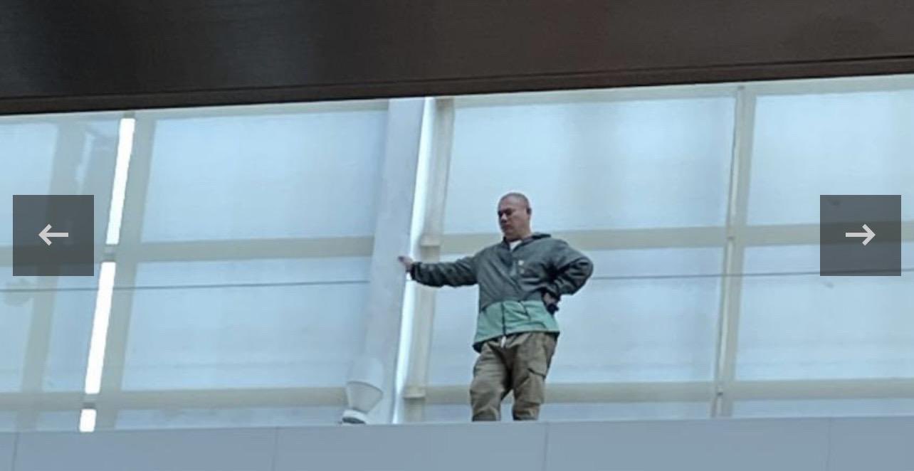 大陸男子危站沙田新城市廣場 7 樓，企圖跳樓