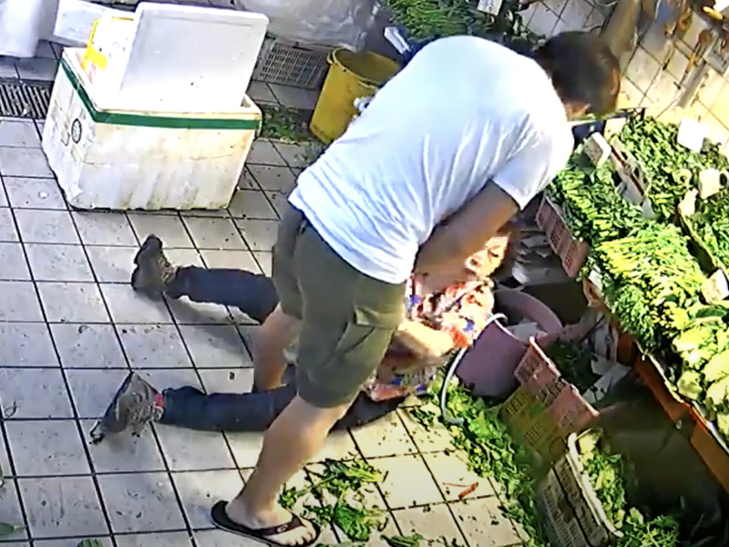 大橋街市 MMA 阿姐出絕招 男子瞬間投降