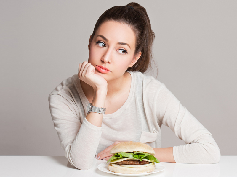 一餓就心慌、手抖?別大意,或暗示身體 3 大問題 一餓就心慌、手抖?別大意,或暗示身體 3 大問題