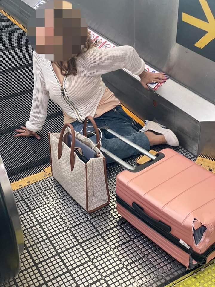 機場電動走道跌倒 她腿被絞入輸送帶