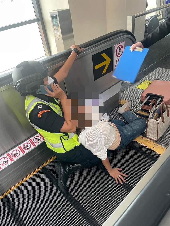 機場電動走道跌倒 她腿被絞入輸送帶