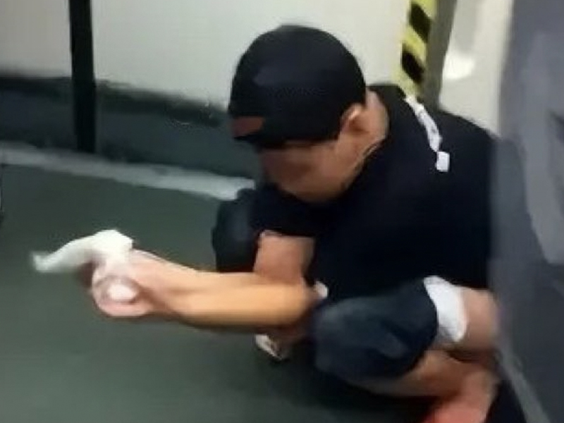 有乘客在地鐵車廂大便，瞬間造成民眾恐慌