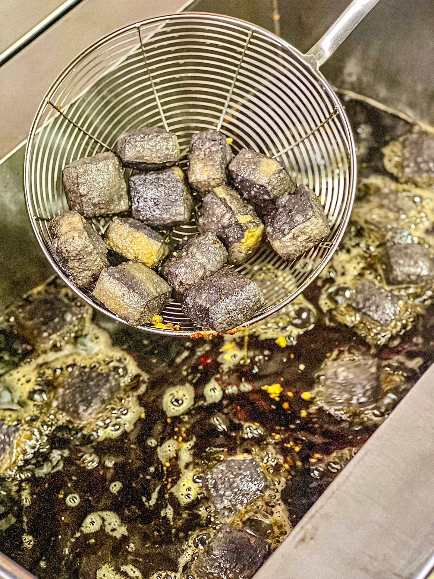 深圳：會反反复复吃的街頭小吃臭豆腐